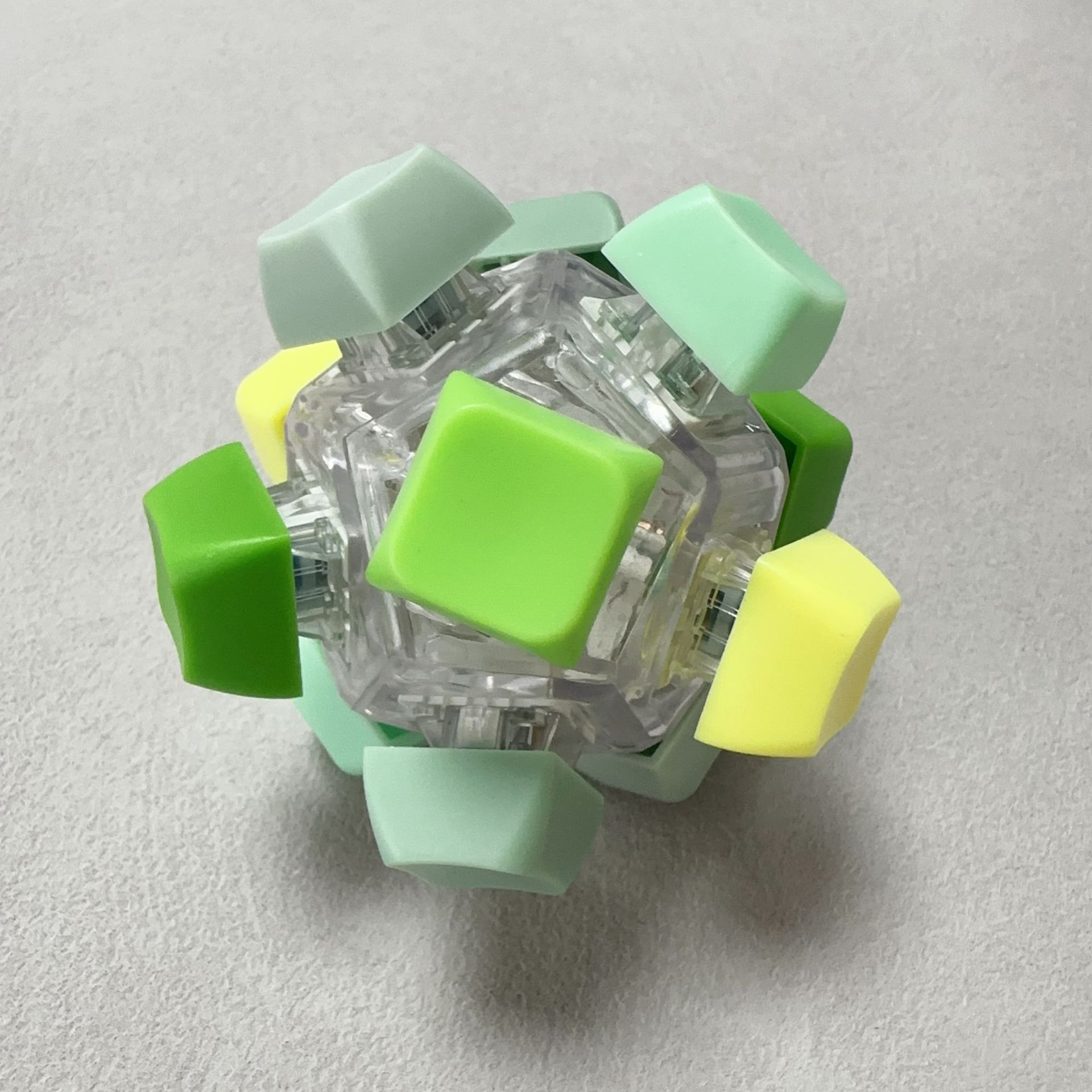 Fidget Toy Sensorial con 12 Teclas Mecánicas y Luces LED - Imagen 6